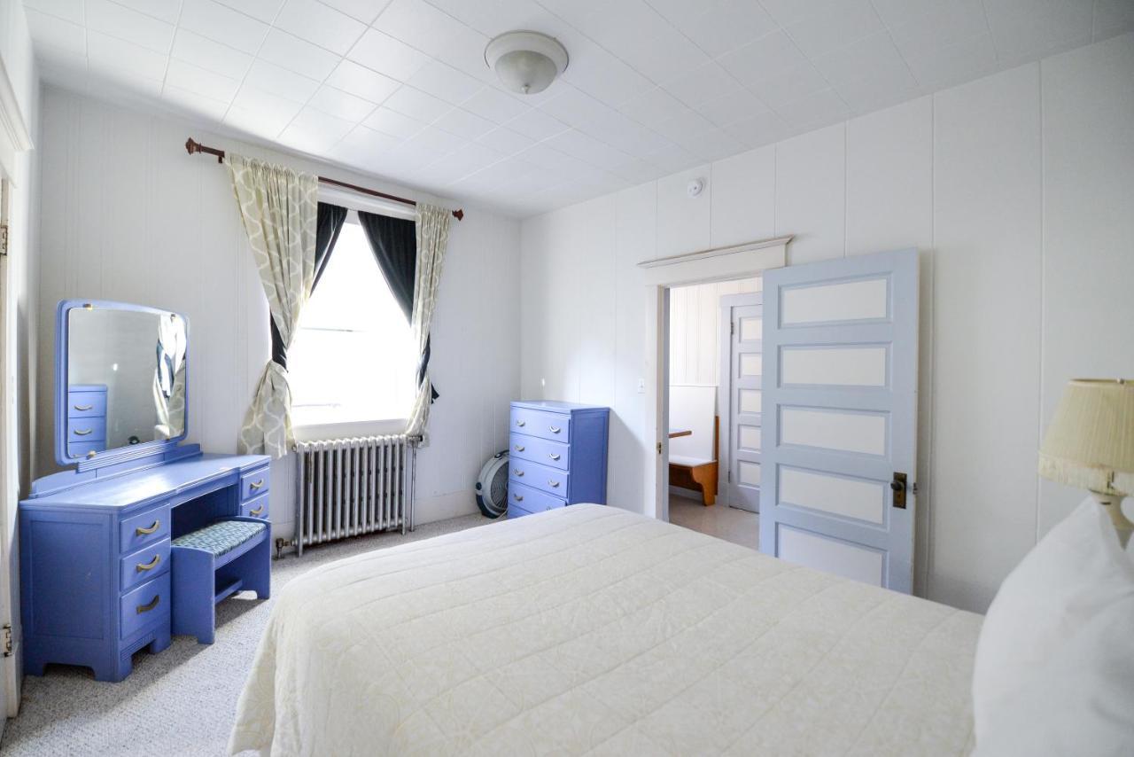Brown & Hawkins Historical Apartments Seward Esterno foto
